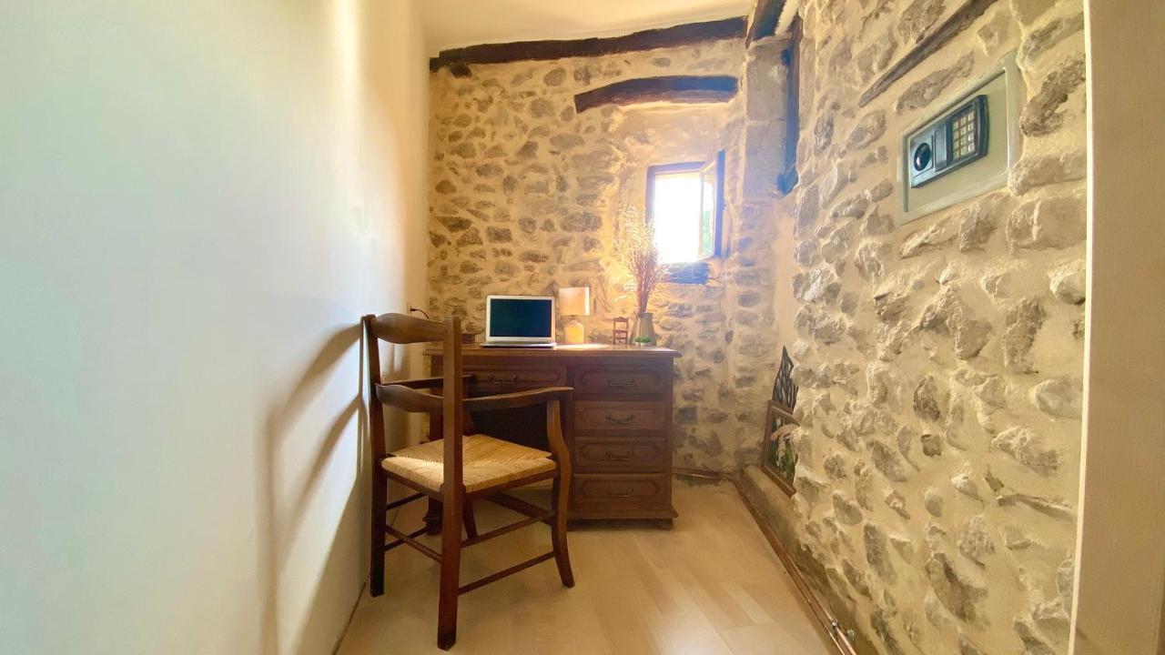 La Joannassiene, Maison Ardechoise De Caractere Exterior photo